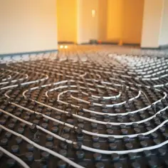 Ile pętli podłogówki w salonie 30 m2? Kompleksowy poradnik instalacji