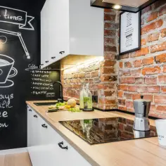 Inspirujące aranżacje z farbą tablicową w kuchni: 10 pomysłów