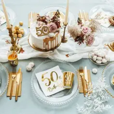 Elegancka dekoracja stołu na 50 urodziny: pomysły i inspiracje