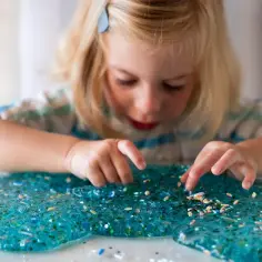 Skuteczne sposoby na usunięcie slime z dywanu: krok po kroku bez bólu