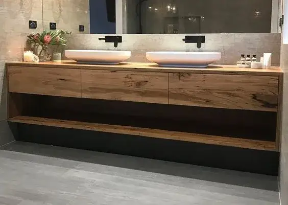 Zdjęcie Jak szafki łazienkowe drewniane podkreślą styl Twojej łazienki?